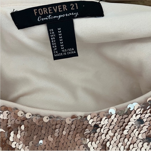 Forever 21 gold/silver Sequin Short Sleeve short sleeve low back size medium - Picture 9 of 10